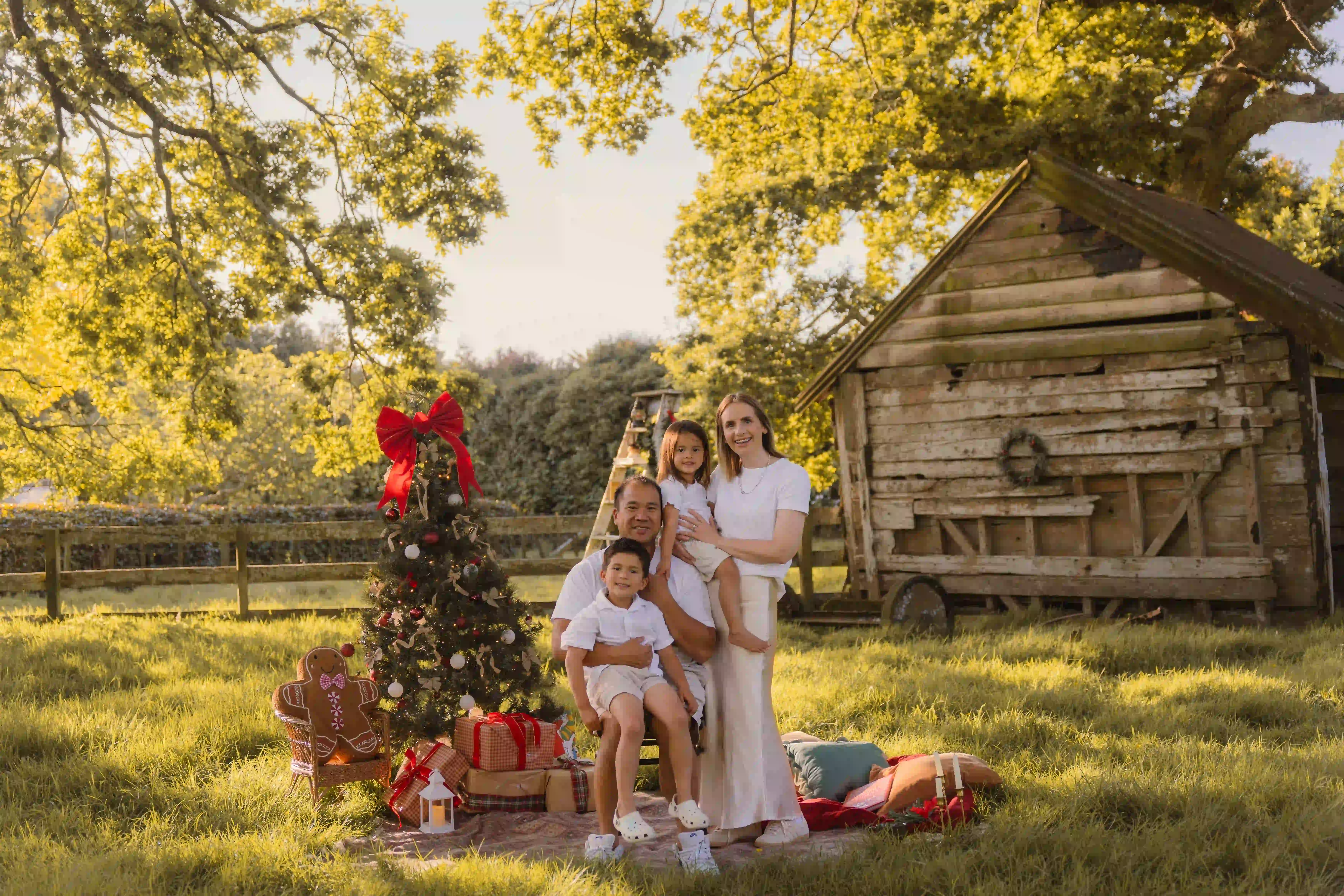 Christmas Mini Shoot New Plymouth - Professional family holiday photography session Taranaki photographer Goldie & Co