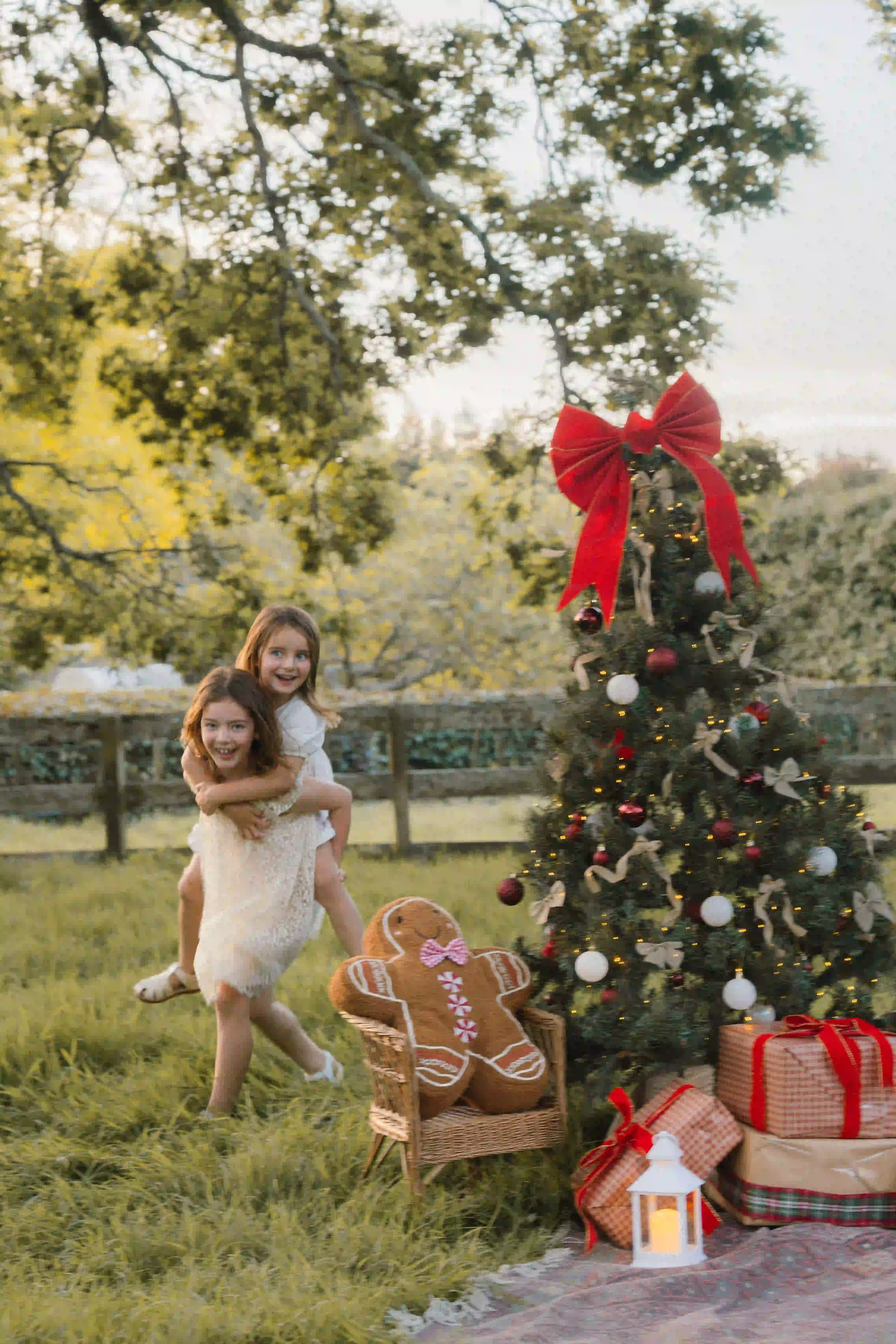 Family Christmas photos New Plymouth - Holiday mini shoot photography session Taranaki professional photographer 2026