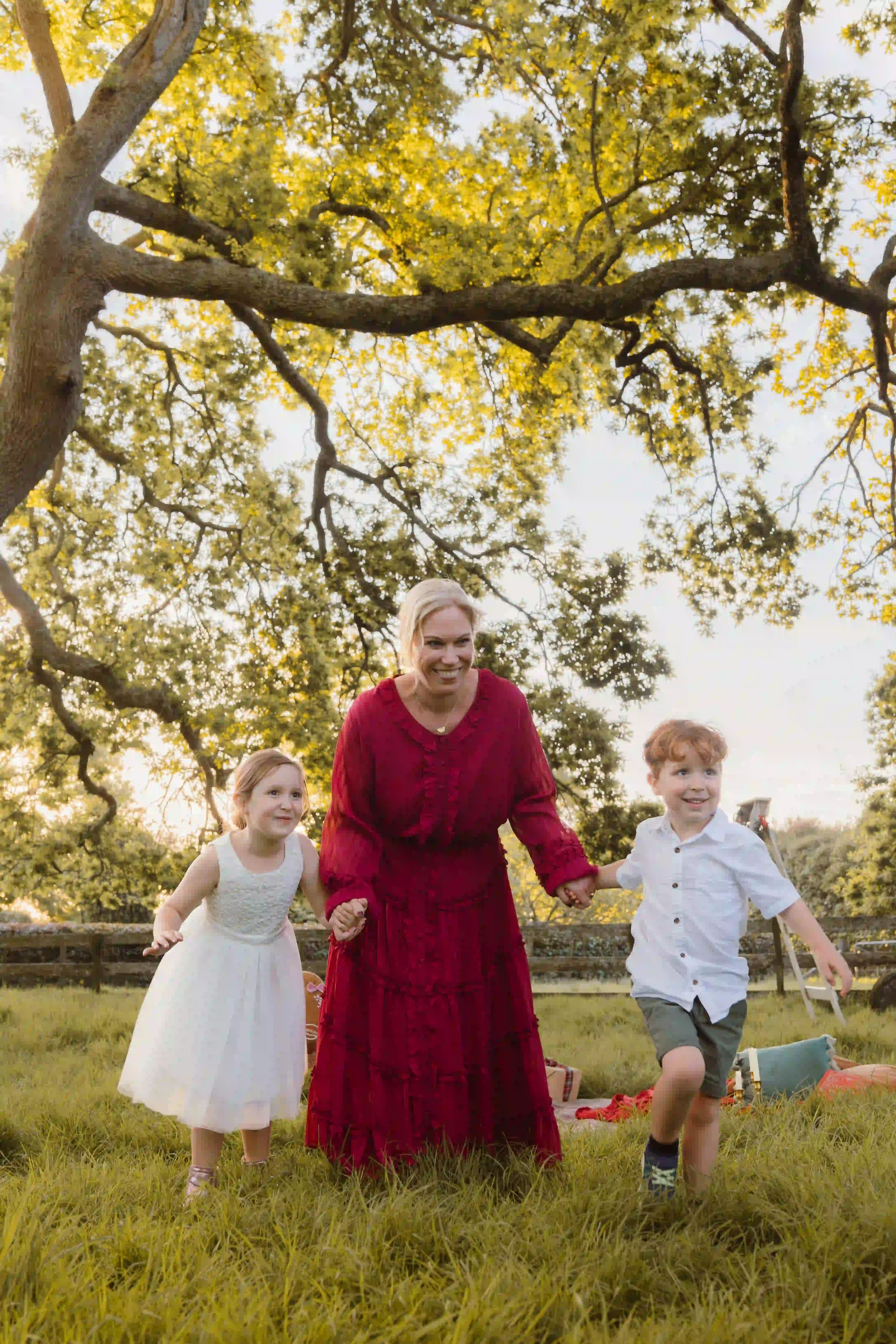 Holiday mini shoot photographer New Plymouth - Christmas family photography session Taranaki Goldie & Co 2026